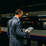 Attente à la gare VTC